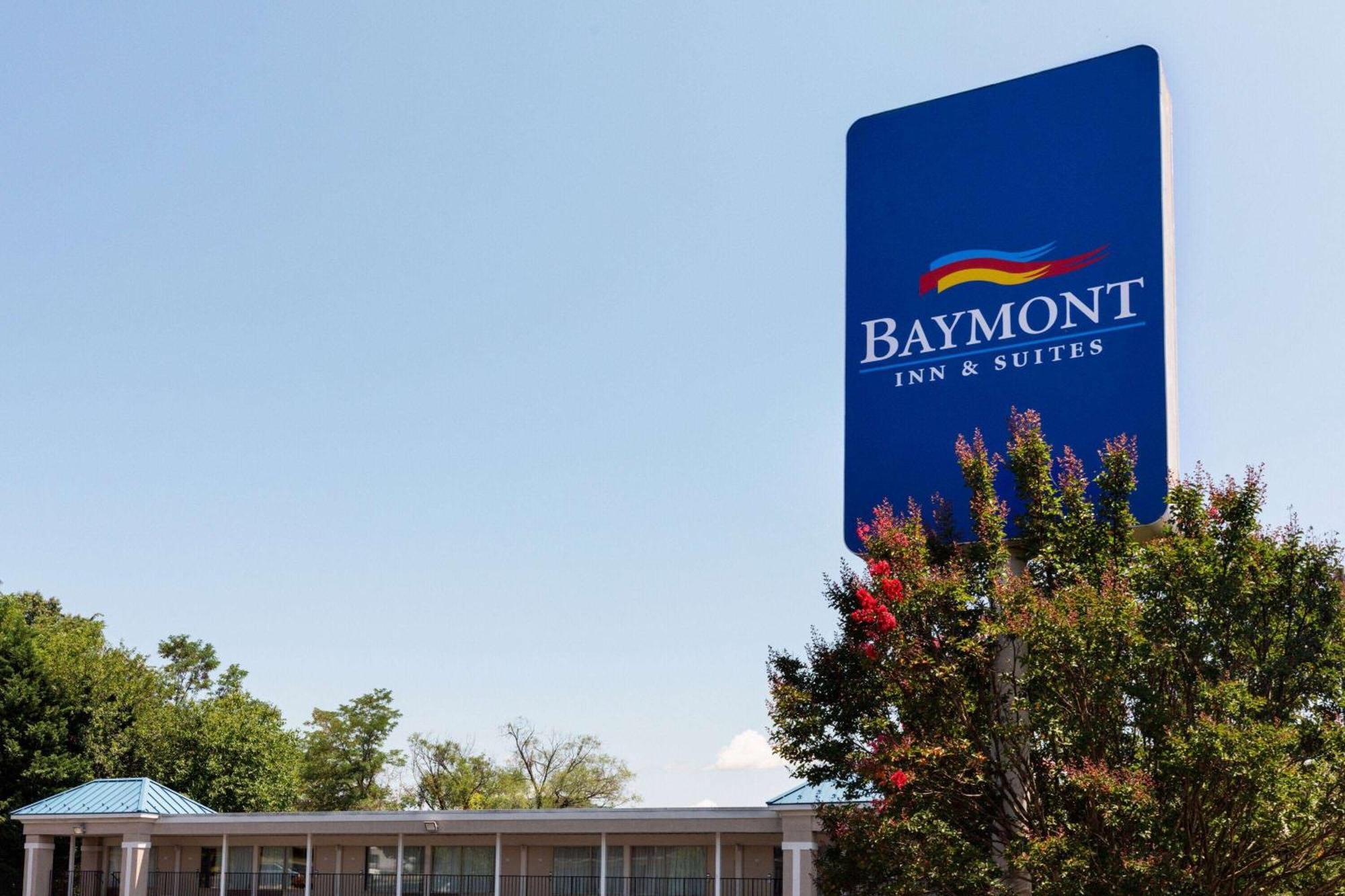 Baymont By Wyndham Lynchburg Motel Exterior photo