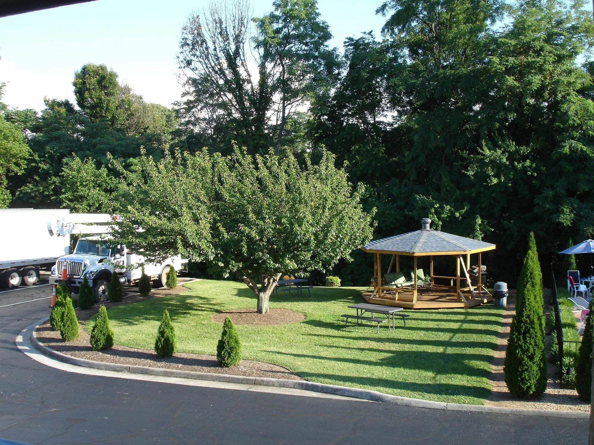 Baymont By Wyndham Lynchburg Motel Exterior photo